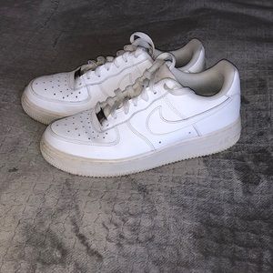 NIKE AIR FORCE 1